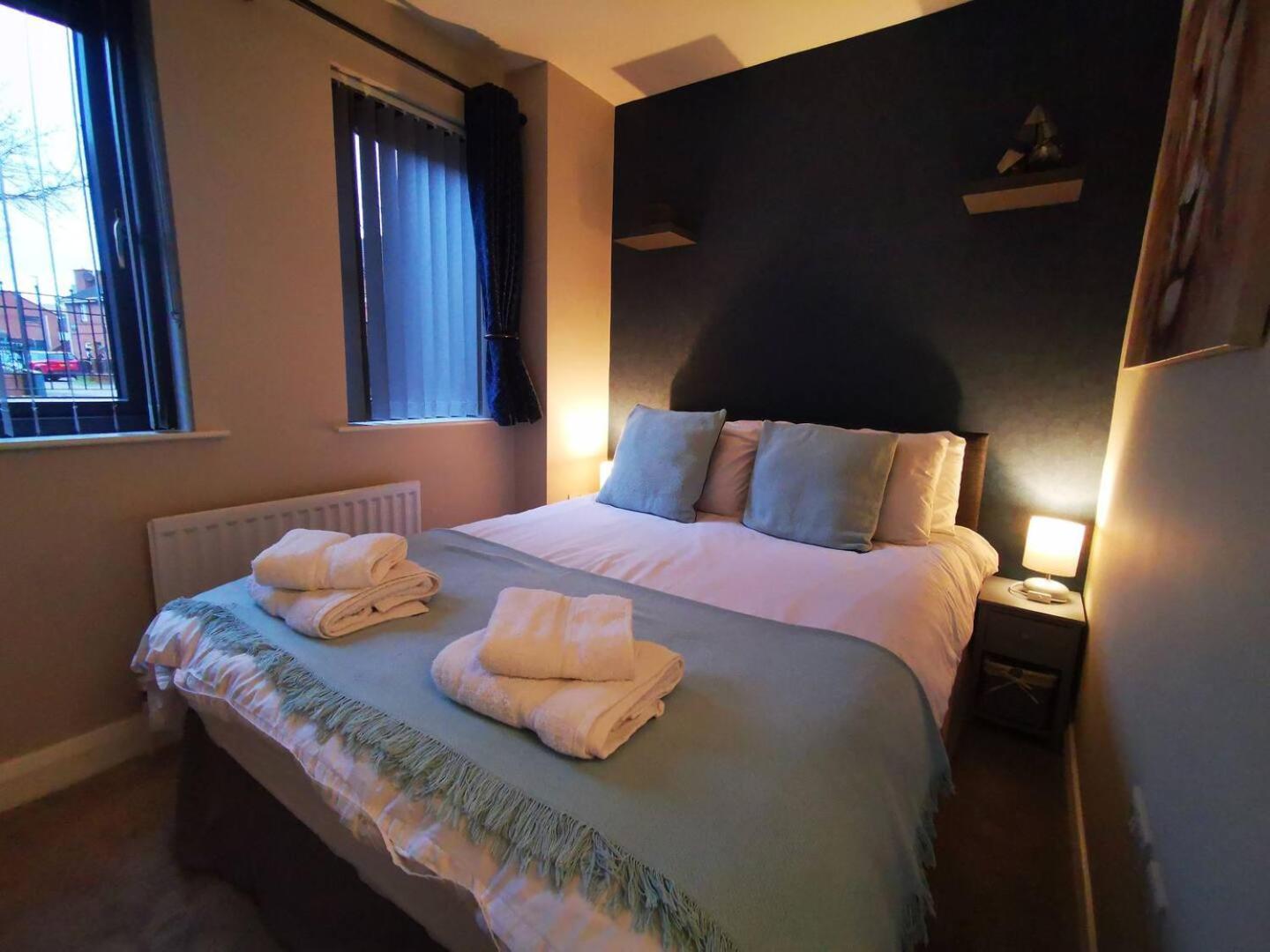 Belfast Central 2 Bedroom Luxurious Modern Stay Bagian luar foto