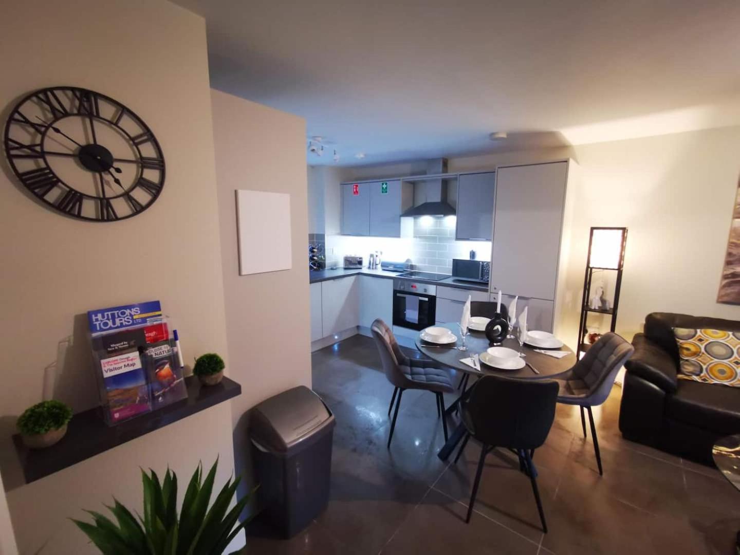 Belfast Central 2 Bedroom Luxurious Modern Stay Bagian luar foto