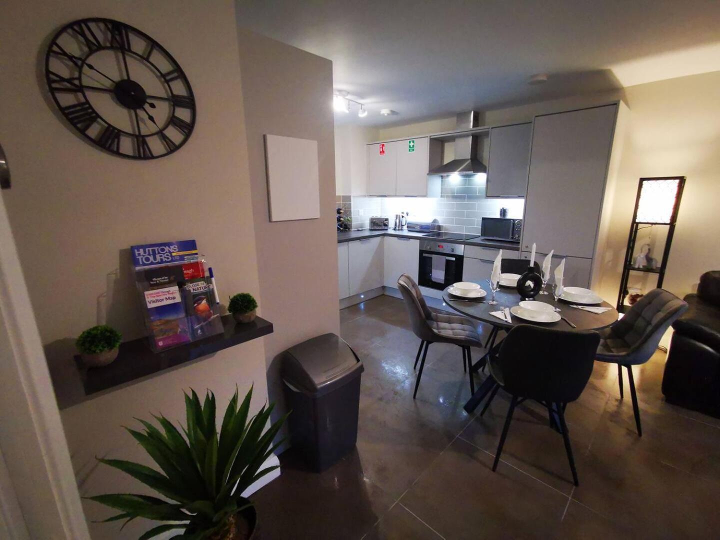 Belfast Central 2 Bedroom Luxurious Modern Stay Bagian luar foto