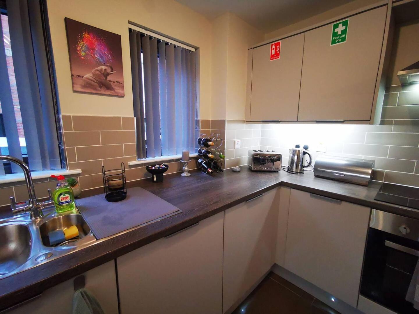 Belfast Central 2 Bedroom Luxurious Modern Stay Bagian luar foto