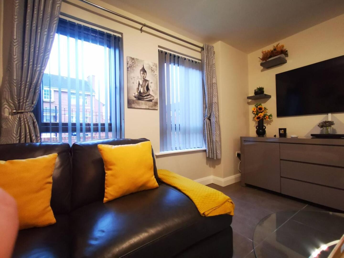 Belfast Central 2 Bedroom Luxurious Modern Stay Bagian luar foto