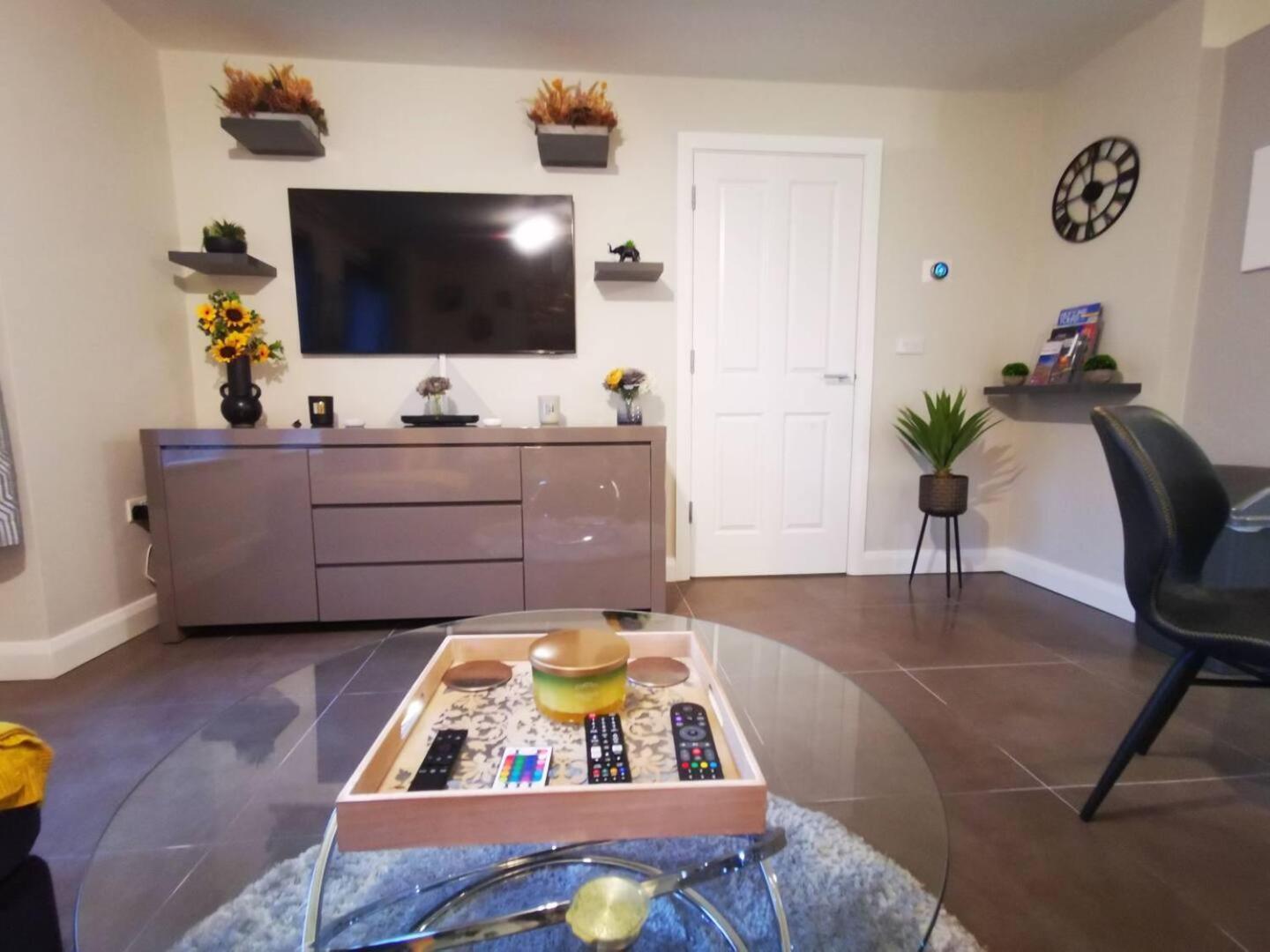 Belfast Central 2 Bedroom Luxurious Modern Stay Bagian luar foto